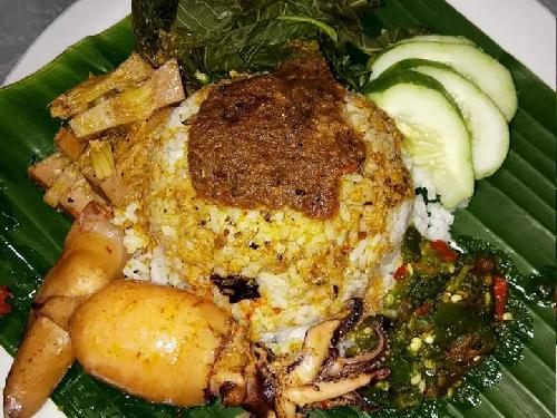 Rasa Minang di Jantung Cilacap: RM Minang Raya yang Menghangatkan Setiap Hari